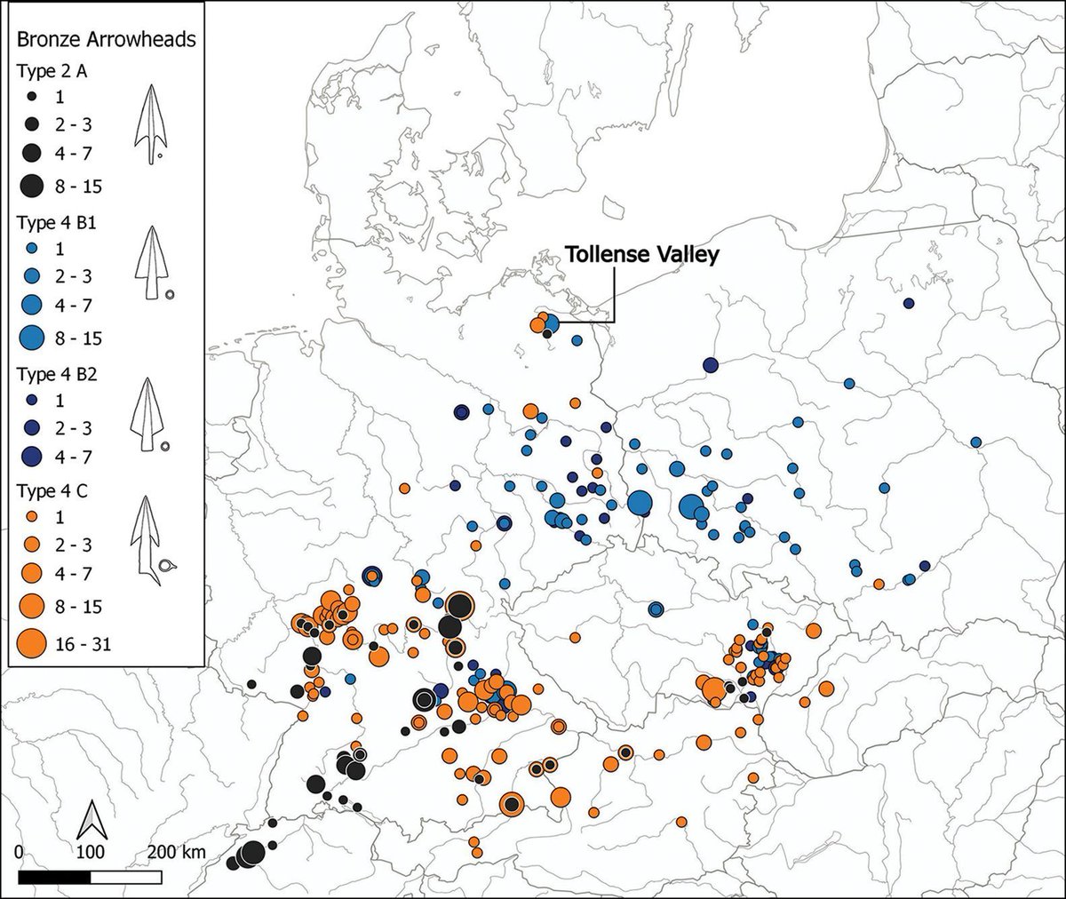 AntiquityJ's tweet image. Map of Central Europe, highlighting locations of bronze arrowheads.
The majority were found at hillforts in the south, but examples from northern conflict sites, such as Tollense, indicate inter-regional conflict in the #BronzeAge

🆓 doi.org/10.15184/aqy.2…

#HillfortsWednesday