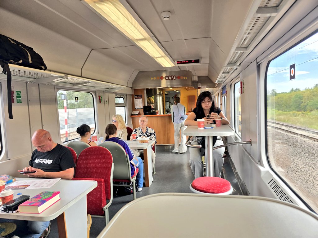 nonstopeurotrip's tweet photo. Breakfast time on the @PKPIntercityPDP #IC144 service in the fabulous WARS @_DiningCar ๐ฅโ๏ธ #PL2FI #NonstopEurotrip https://t.co/VDgQGcDTvq