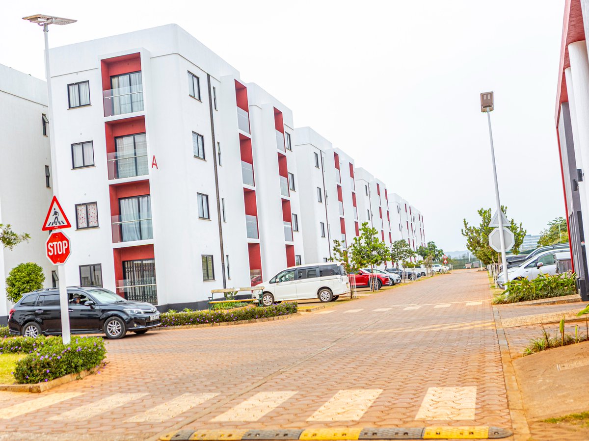 In line with our administration’s plans for new cities development, we visited Tatu City, a 5,000-acre mixed-use special economic zone. This new city is being developed close to Nairobi. Our visit gave us an opportunity to see firsthand what was being created and speak to those