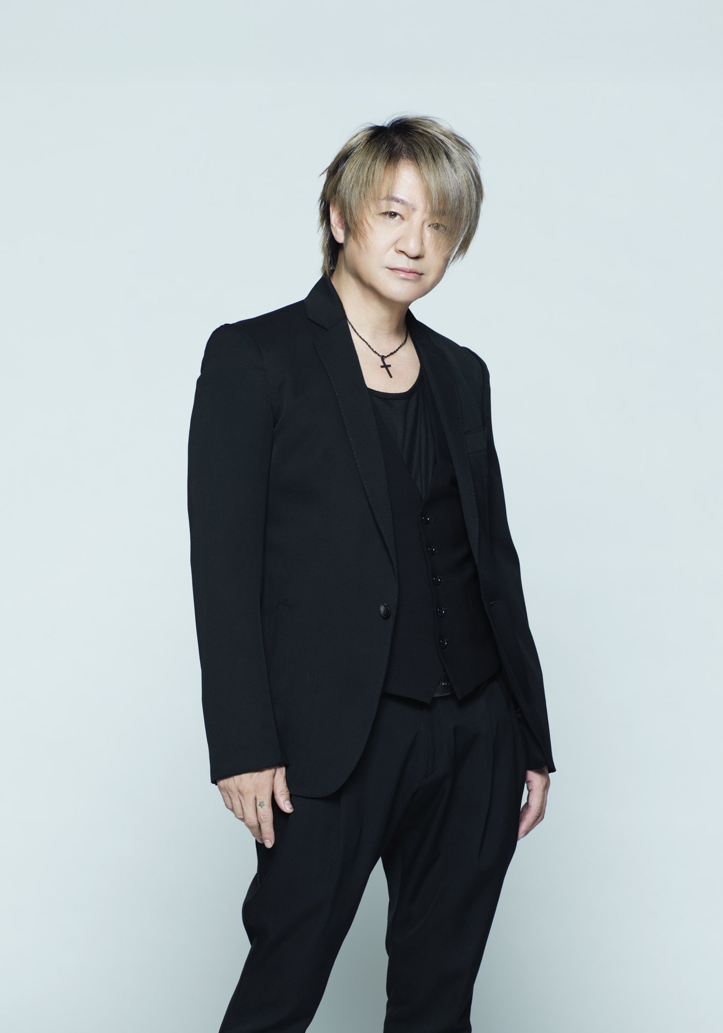 ミュージシャン GLAY  TERU スニーカーエイジ 全国高校軽音楽部大会 on X: 