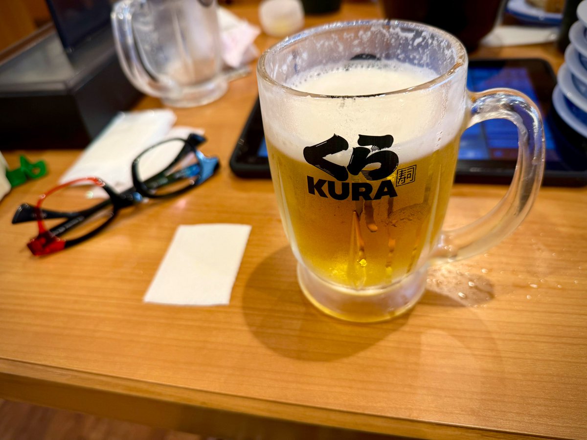 03min's tweet photo. 兄弟家族とお墓参りからの昼酒🍺✨

こういうお店はお寿司屋さん風のファミレスだって親になって初めて気付いた。子ども含む大人数で利用するのむちゃくちゃ便利！ https://t.co/rVclrDkrQt