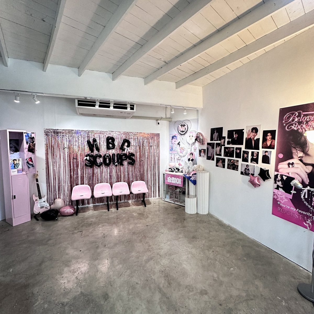 MBLRockstarSC's tweet photo. 𝐒𝐩𝐞𝐜𝐢𝐚𝐥 𝐓𝐡𝐚𝐧𝐤𝐬🖤🩷🌟

ขอบคุณทางร้าน @sansetcafe_ ที่ให้การต้อนรับทีมงานและกะรัตอย่างอบอุ่นนะคะ หากมีโอกาสในอนาคต หวังว่าทีมงานกับคาเฟ่จะได้ร่วมงานกันอีกครั้งค่ะ เมนูน้ำและขนมของทางร้านยังอร่อยเหมือนเดิมเลยค่ะ ขอบคุณจากใจจริงอีกครั้งนะคะที่คอยซัพพอร์ตทางทีมงานเสมอมา https://t.co/SNzzAKMx6u
