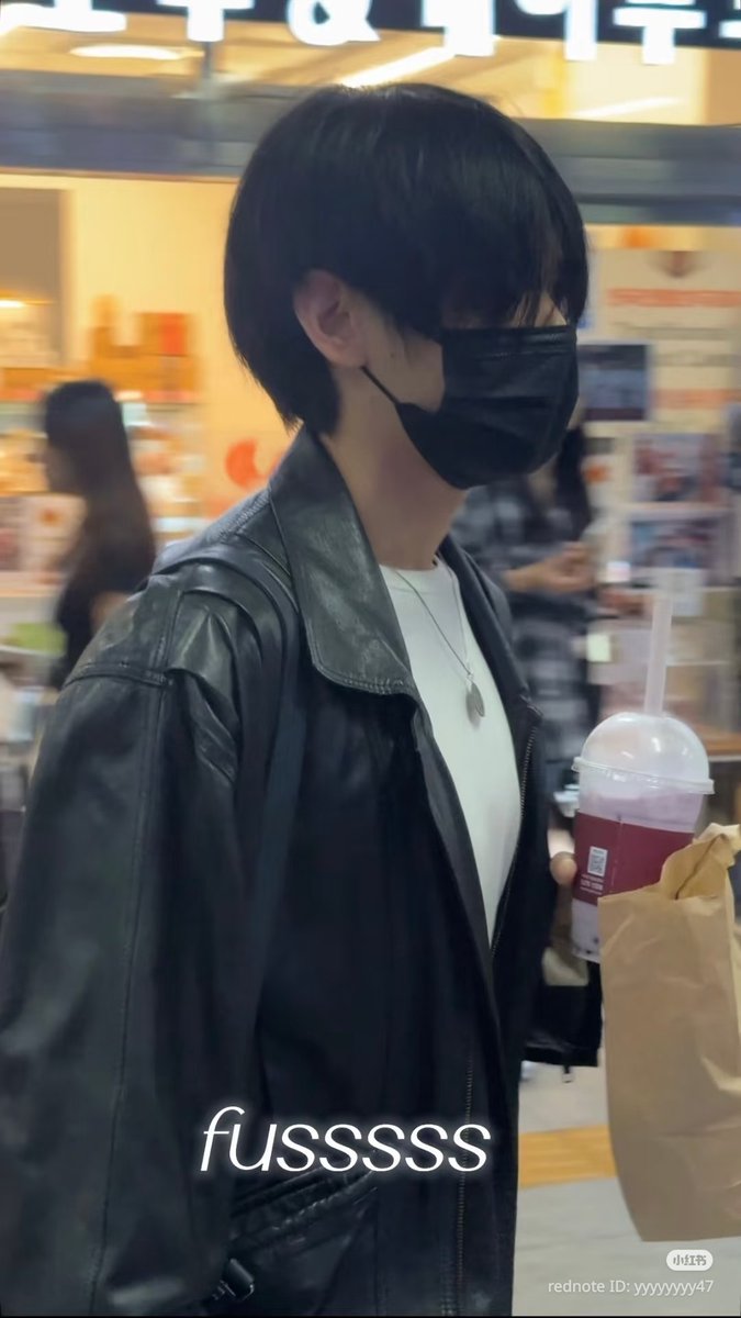 Nicholas today!!  finally he is back 😭🖤

#NICHOLAS #니콜라스 #이학래 #SMTR25 #SMNBG #SMTRAINEE #SM연습생