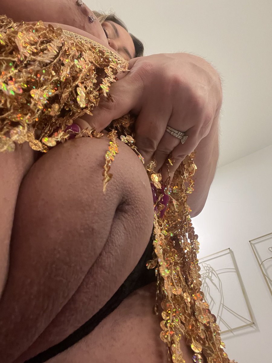 morning 
كس الصباح عليكم هلا فيكم اشرقت شمسه 
<a href="/GoddessSiham/">Goddess Siham™️</a>