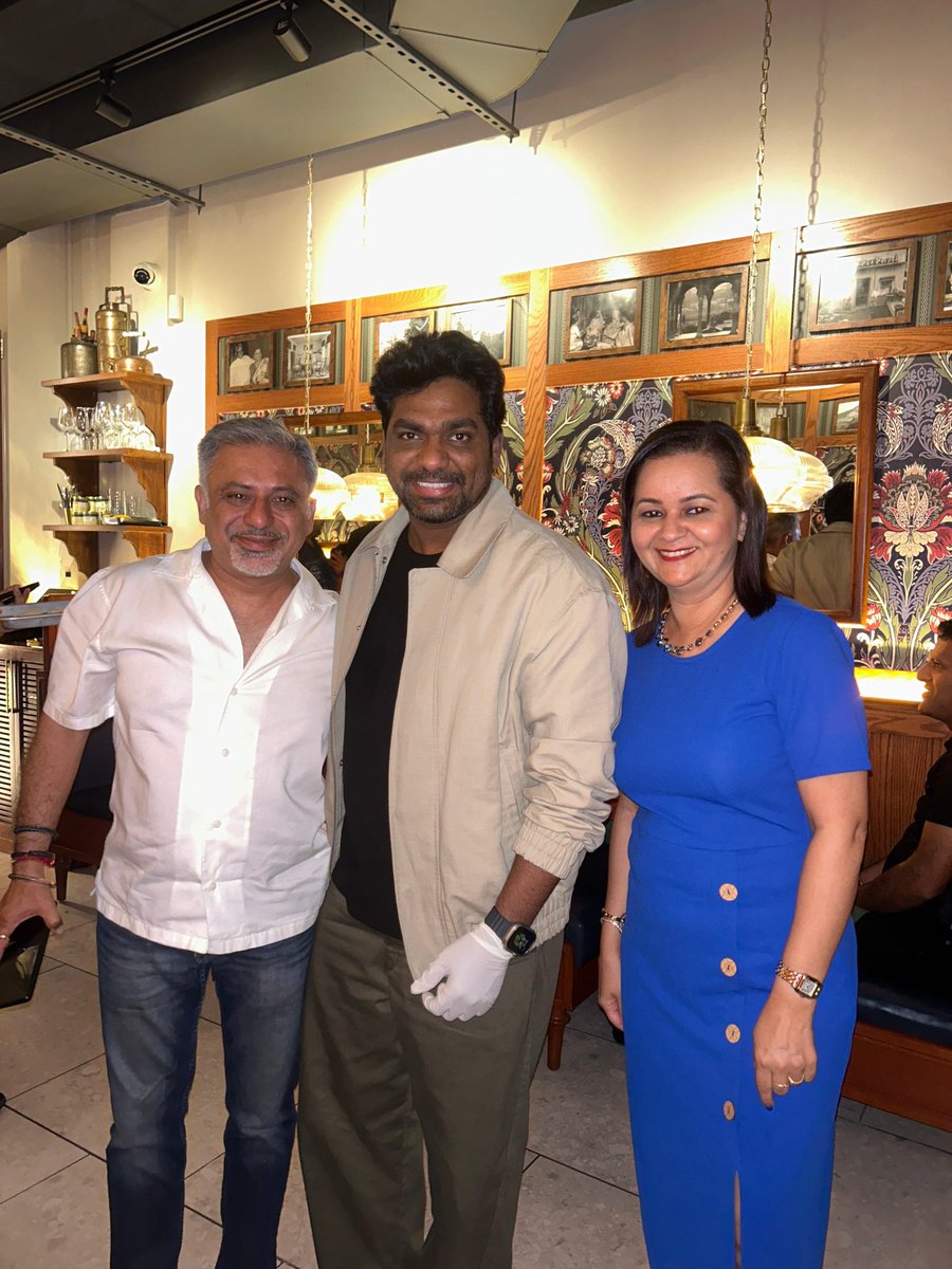 #Newyork diaries...Thank you <a href="/TheVikasKhanna/">Vikas Khanna</a> <a href="/Zakirism/">Ronny bhaiya</a> for your time and an amazing evening and the best food that anyone can have.