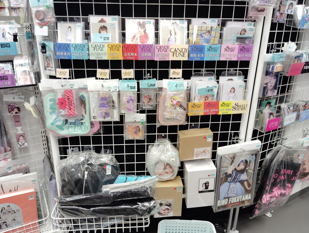 JPOP 【コーナー紹介】 店頭入って左側にKAWAIILABさん中心にJPOP