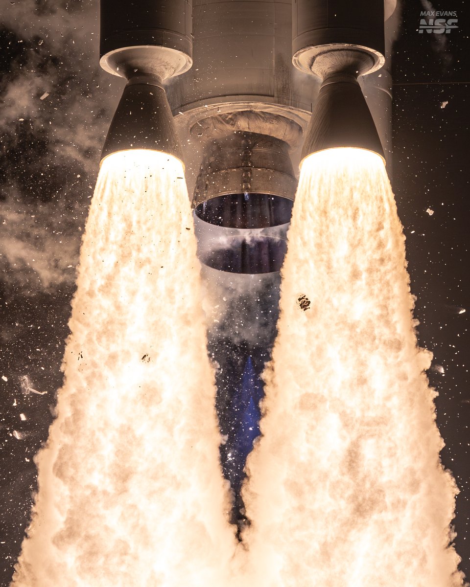 Business end of the Vulcan VC4.

A pair of <a href="/blueorigin/">Blue Origin</a> BE-4 engines peeking between a pair of <a href="/northropgrumman/">Northrop Grumman</a> GEM-63XL solid rocket boosters during the initial moments of USSF-106 for <a href="/SpaceForceDoD/">United States Space Force</a>.

📸 - <a href="/NASASpaceflight/">NSF - NASASpaceflight.com</a>