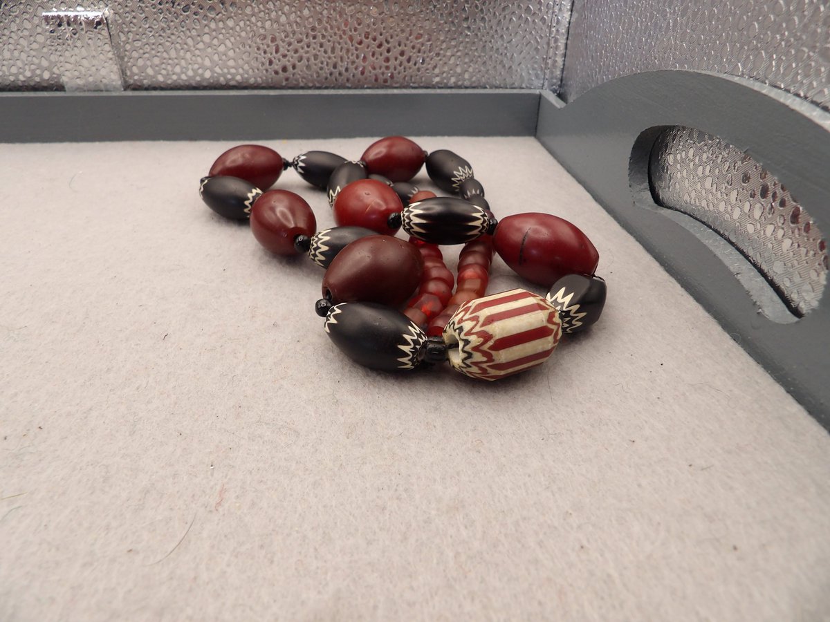 Strand no.148
Chevron 6 layer, garret/black/white star, Venice c.1800
Chevron 6 layer, black opaque, Venice c.1800
African Amber Germany c.1930
India Pacific (newer)