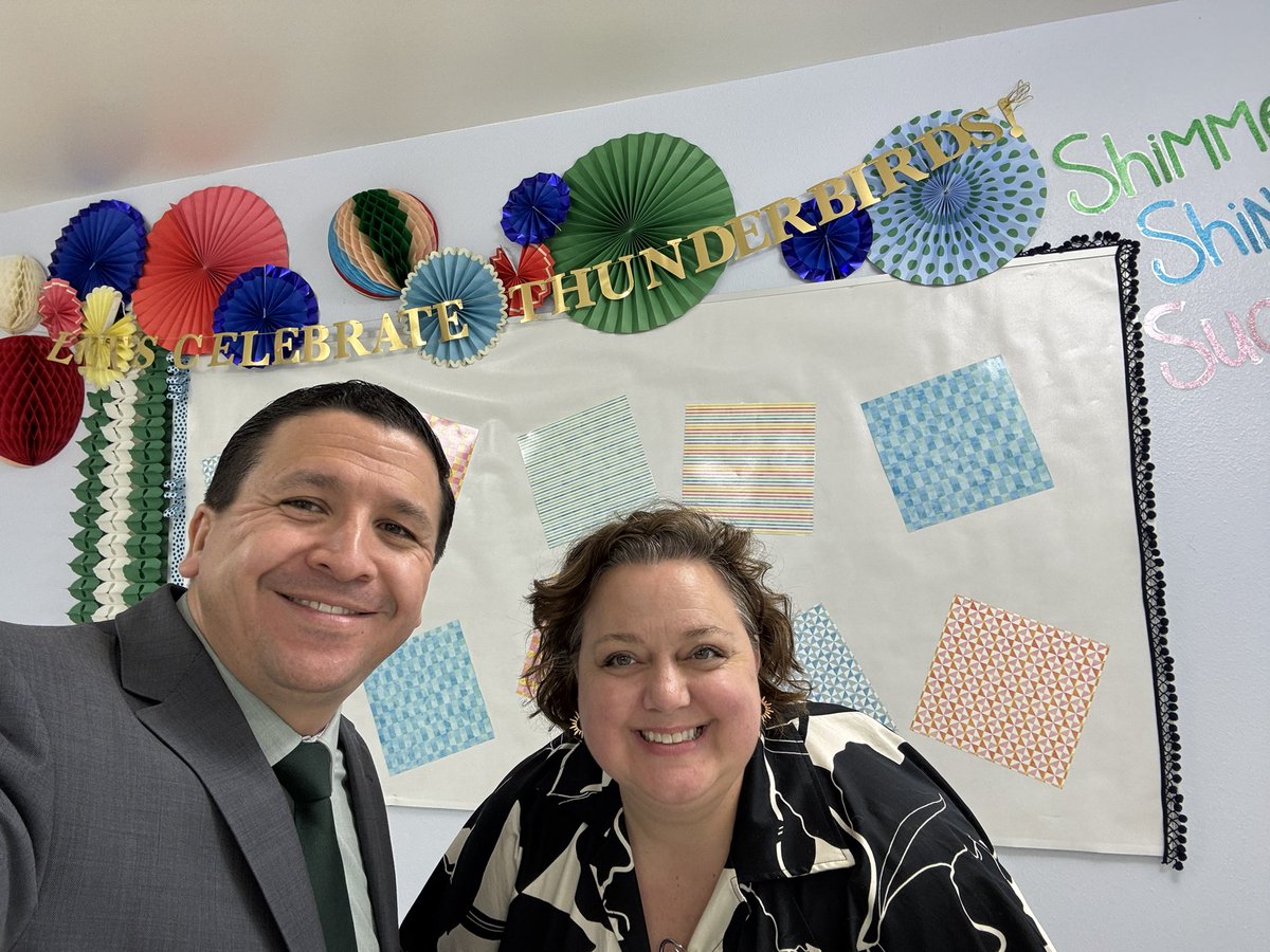 JuanCordobaDISD's tweet photo. Awesome start of the school year at the Thunderbird Nation with @BrennionKelly! Beautiful welcoming environment and organized materials that set the tone for a fantastic year. Our students are ready and excited to learn. #dallasISDFirstDay #legacystartshere
@Region6_DISD https://t.co/kHD0gniRl2