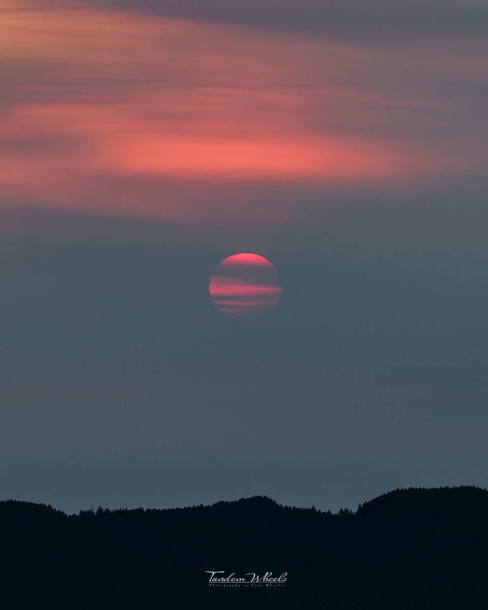 wheeler244's tweet photo. Sunset over Lummi Island 🌅
The deep red/pinks looked amazing overlooking the island. Thick smoke is pouring into Washington from a Vancouver Island wildfire called #MountUnderwood near Port Alberni #bcstorm #wawx #pnw #wilfire https://t.co/G1SYJu0JoF
