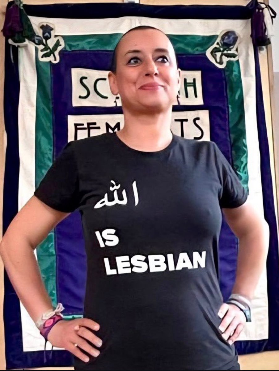 3/6 🧵 La mujer amenazada es #BettyLachgar, feminista, lesbiana y atea, encarcelada por llevar una camiseta que no gustó a los guardianes del patriarcado religioso.