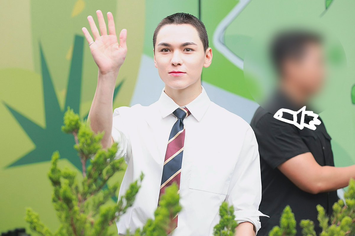 250813 성분에디터 팝업 프리뷰    

비온다구 또리쓰들 걱정하는 이 다정키위를 우뜨카면 좋아🥹

#SEVENTEEN #세븐틴 #VERNON #버논 #최한솔 #한솔 #HVC #バーノン #崔瀚率