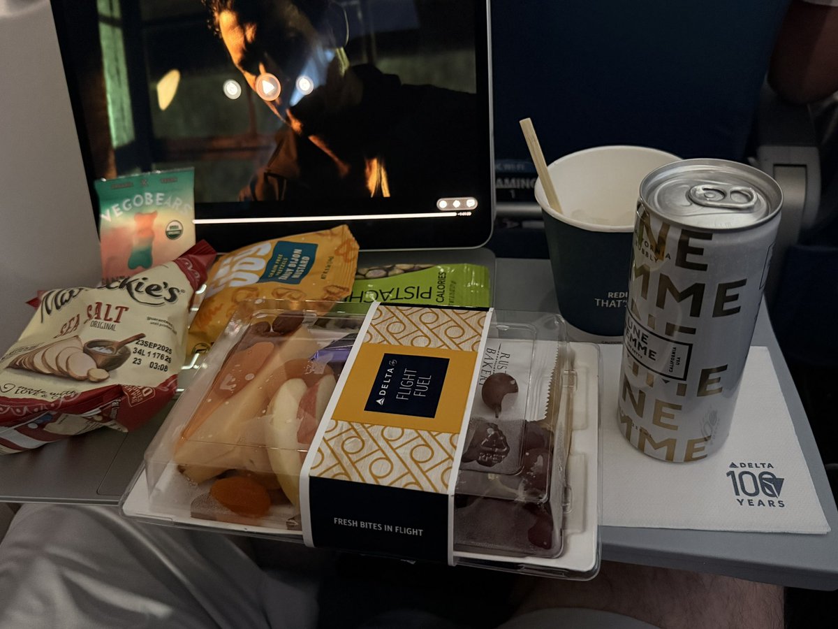 skylor's tweet image. Orlando to Seattle! Thanks for the ride Delta 😍🥰 #crewlife #avgeek