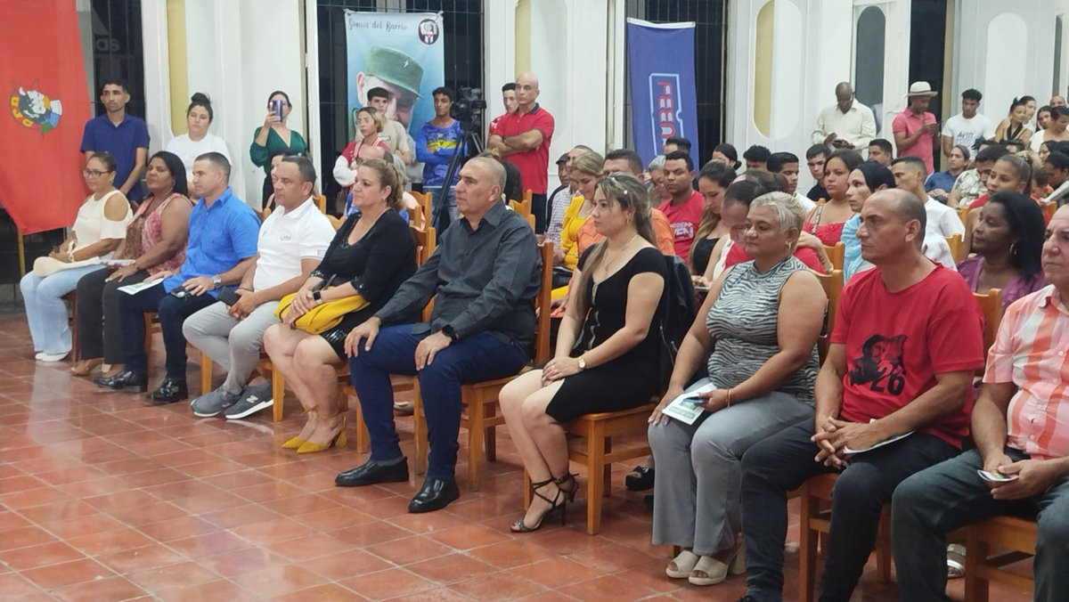 Realmente impresionante y conmovedora  la velada político-cultural en homenaje al 99 aniversario de nuestro invicto Comandante en Jefe  #Fidel #SíSePuede #LasTunas #PorLasTunasLaVictoria #PorUn26EnEl26