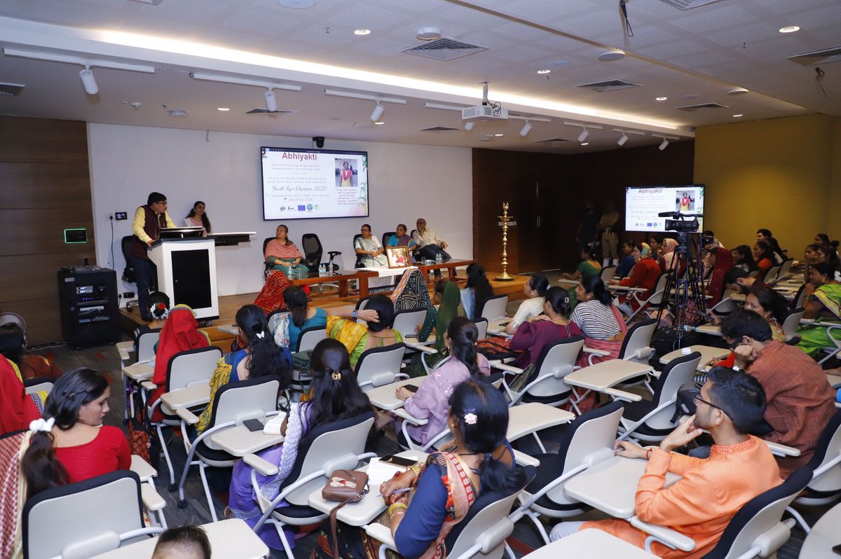 IFADAsia's tweet photo. @IFAD @GoswamiGit70430 @SEWABharat @UNinIndia @PIB_India @WCDGujarat (2/2) A key objective was to amplify the voices of women in family farming as the event included participation from female farmers from 19 Indian states advocate for climate-resilient agriculture &amp; share grassroots innovations.
@GoswamiGit70430 https://t.co/trVdrSju7j