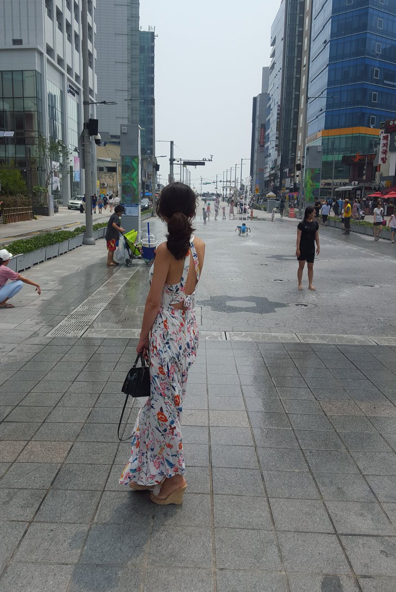 8월15~17일 여름휴가기간 해운대로 결정
놀러오시는 부커분들 저녁에 노타에서 음주가무 하면서 야하게(?) 같이 놀아요 저희는 초보로 목적은 없습니다^^ 5단계 도전중 DM 주세요. 초대남 (멜섭 및 노래실력우선,나이 35~50)도 구합니다.
#여름휴가 #부부만남 #커플만남 #부커만남 #건오 #초대남 #멜섭