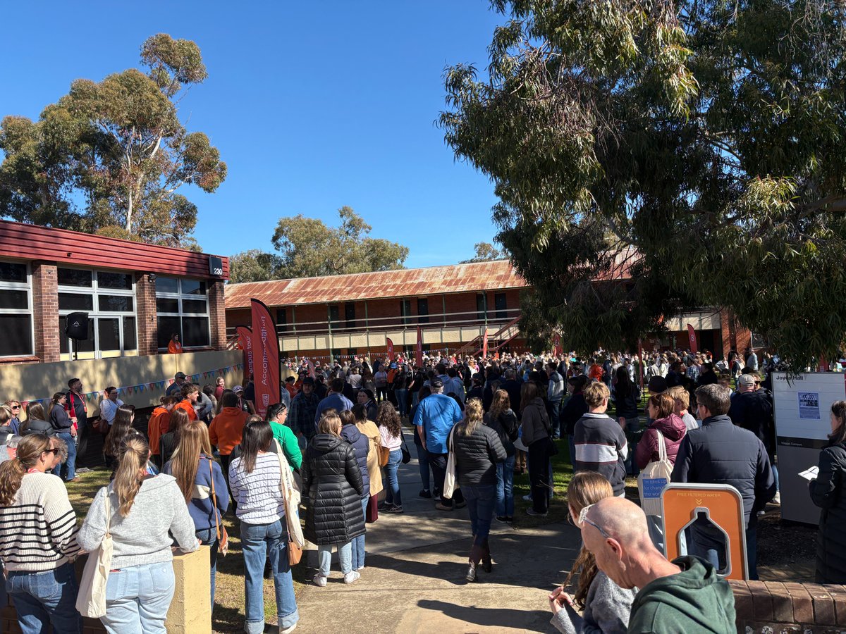 ThreeRiversDRH's tweet photo. We attended the @CharlesSturtUni Wagga Wagga Open Day. We chatted about all things pathways, health careers, and regional opportunities π¬β¨
Next up: Albury-Wodonga Sunday 17 August, donβt miss out! Book your spot now at https://t.co/ipQ2U2kMzy #LiveStudyWorkRural https://t.co/EUpdu5hzWm