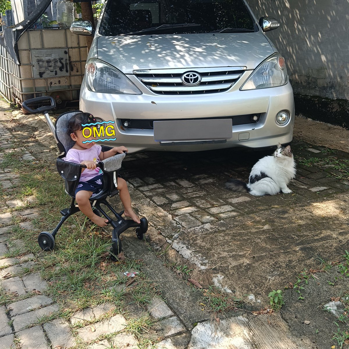 diaryofmolly's tweet photo. Berjemur bareng adik https://t.co/8teM0ShXdj