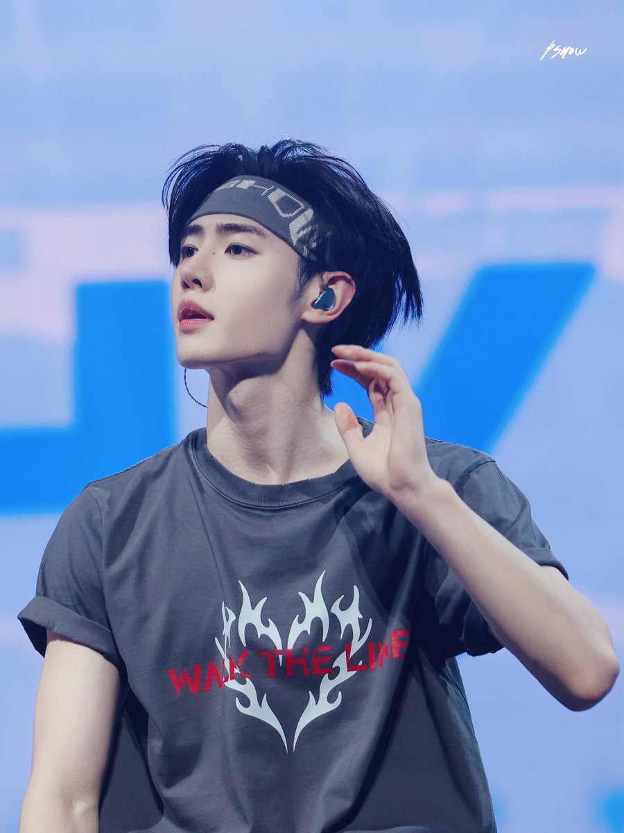 damn cool in headband 🙂‍↔️ #sunghoon