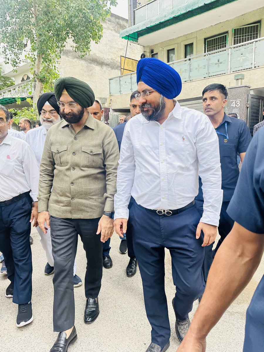 INDERPR39030895's tweet photo. day, I had the privilege of joining Manjinder S. Sirsa in a wonderful plantation and cleanliness drive. Planting trees is not just about greenery — it’s about giving life, and cleanliness is about protecting that life. Together, these small steps create a big impact . https://t.co/kOr6L2rViS