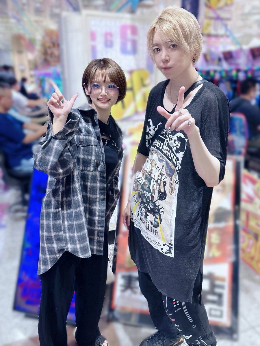 白鳥翔プロの来店に行ってきたよ✌️

相変わらず優しいっ😚
ABEMASと白鳥さんの大活躍を祈ってきたよっ！！！
Mリーグ開幕が待ち遠しいいいっ🀄️🔥

ごもちはスマスロカイジでちょい負け！
今からマイホに戻ってリベンジだっ👊