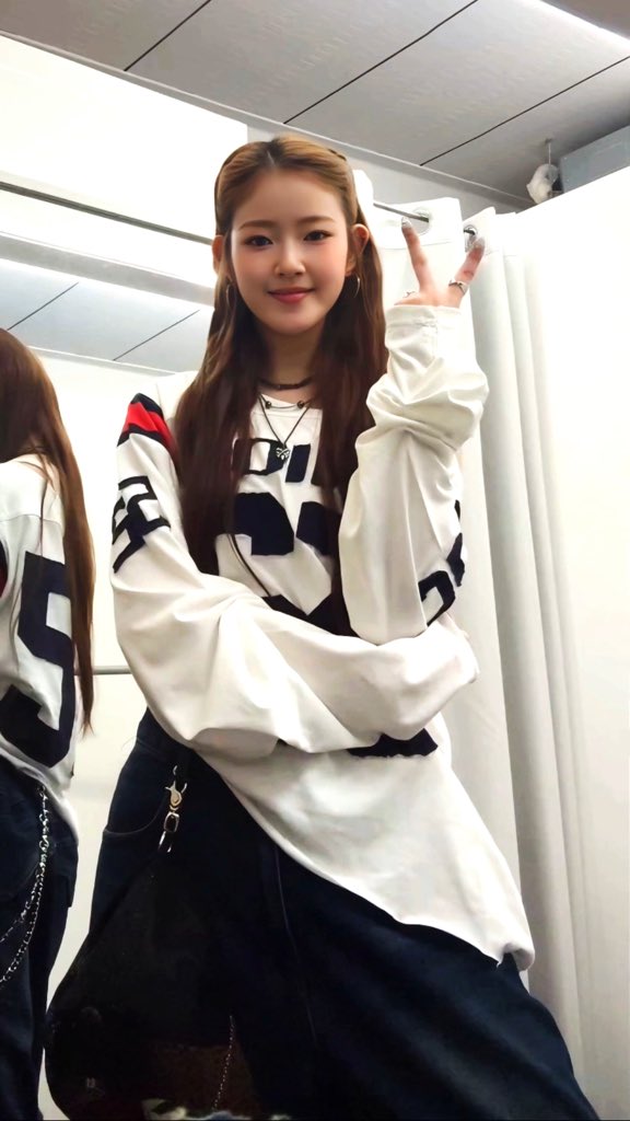 𝒮𝓊𝓎𝑒𝑜𝓃

4k pict
#vvup #suyeon #비비업 #수연