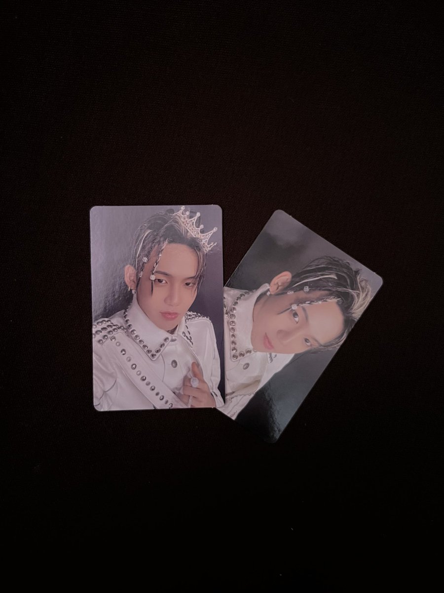 doyoungling's tweet photo. TREASURE 

Take all Photobooks for 1200
Take all Digipacks for 400
Take ALL for 1500

TREASURE Reboot Gray Version with Hyunsuk PCs - 500 https://t.co/lTix0Ilc1l