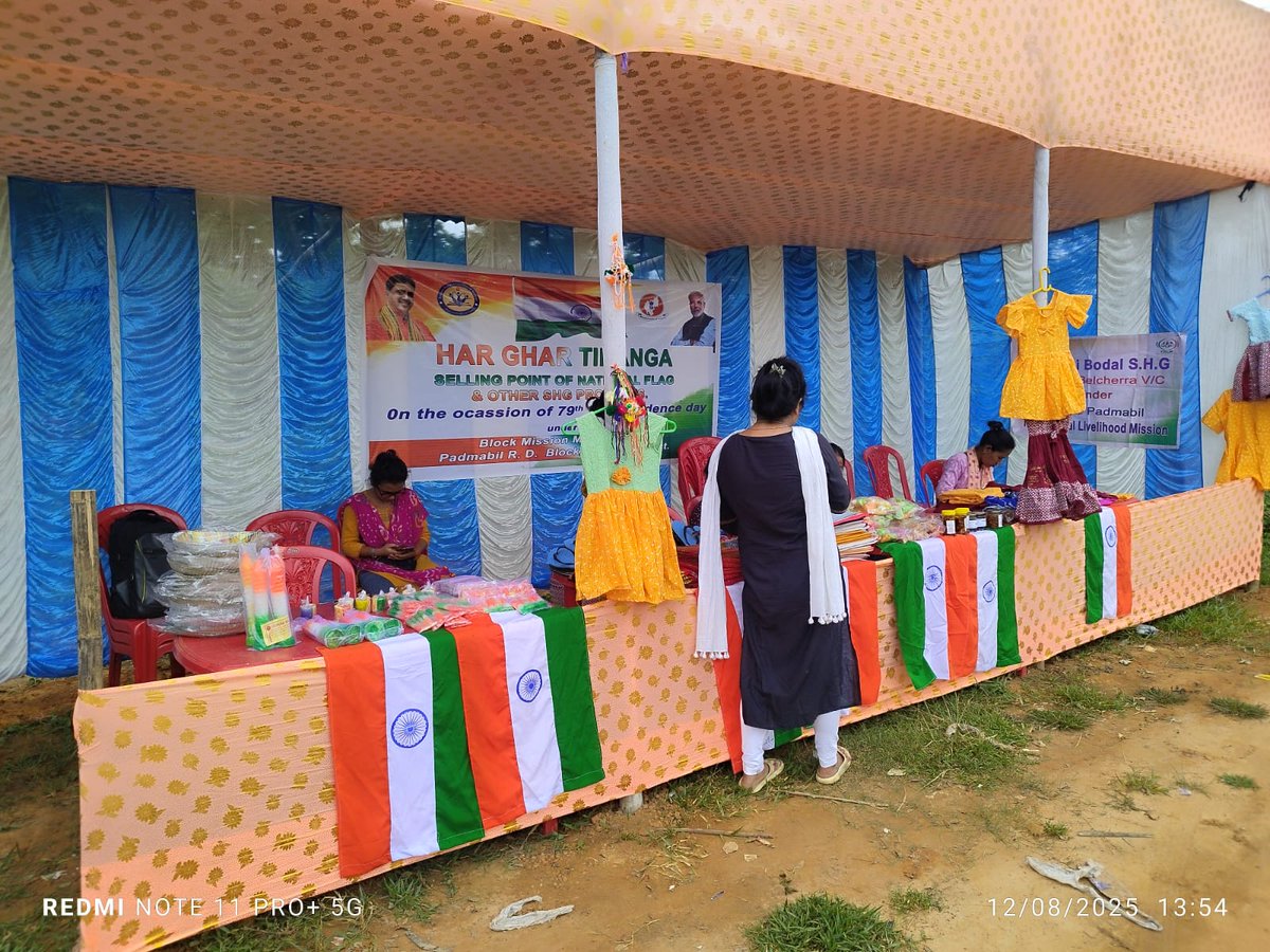 dmkhowai's tweet image. 🇮🇳 TRLM SHG members of Padmabil R.D. Block join Har Ghar Tiranga 2025 by setting up a stall for National Flags &amp;amp; SHG products, spreading patriotism from Aug 13–15. ✨
#HarGharTiranga #TRLM #SelfHelpGroups #Padmabil #IndiaAt79