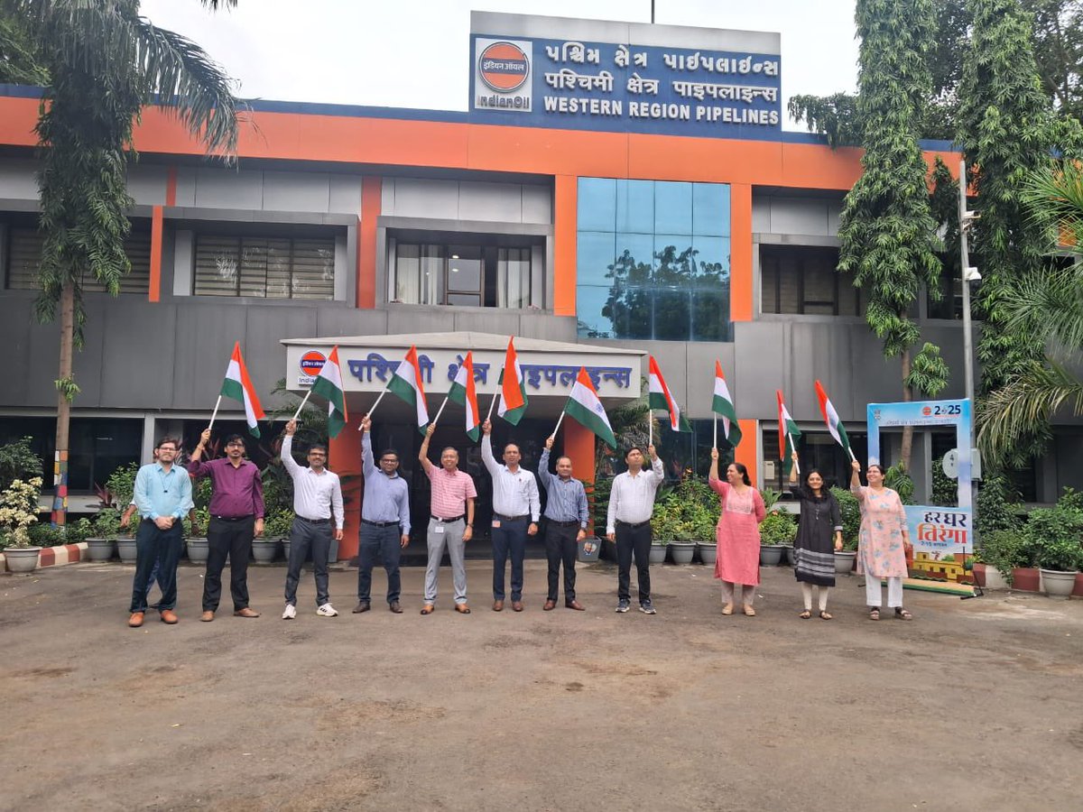 iocl_wrpl's tweet photo. “Under #HarGharTiranga campaign, WRPL Rajkot proudly displayed the National Flag, fostering unity, pride, and patriotism among employees & community. 🇮🇳 #AzadiKaAmritMahotsav #WRPL” @IndianOilcl @IOCL_PLHO https://t.co/uXDM1YWsKA