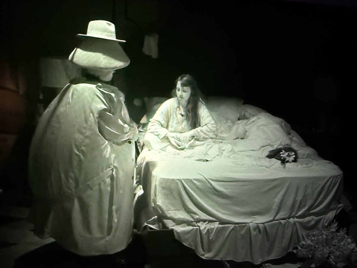 SheylaCorry_'s tweet photo. This is haunting #BB27 https://t.co/qoZEoVOq5K