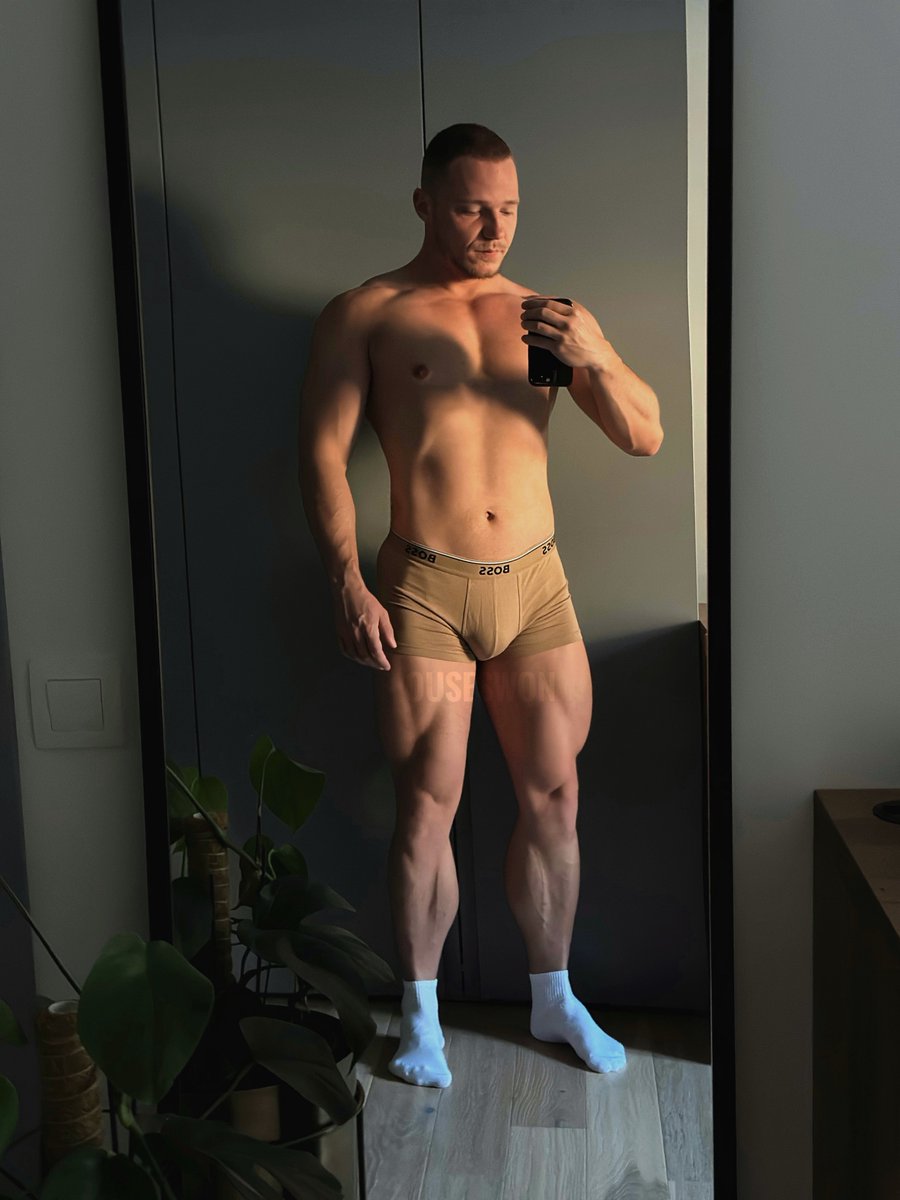 ouseswon's tweet image. Всем сердцем ненавижу день ног
Так же мои ноги: