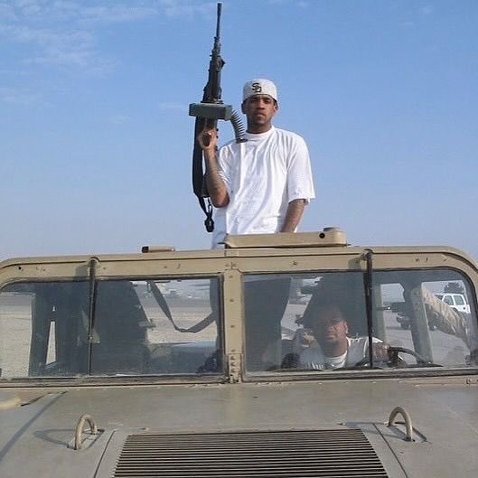grabbitycom's tweet photo. 50 Cent &amp; G-Unit

Irak, 2004 https://t.co/fercWRHPB9