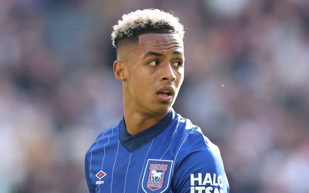 SBRLX81's tweet image. Came in a hero.  

Leaving a zero. 

Save the leaving statement / post Omari, nobody wants to hear from you. 

#itfc  🚜