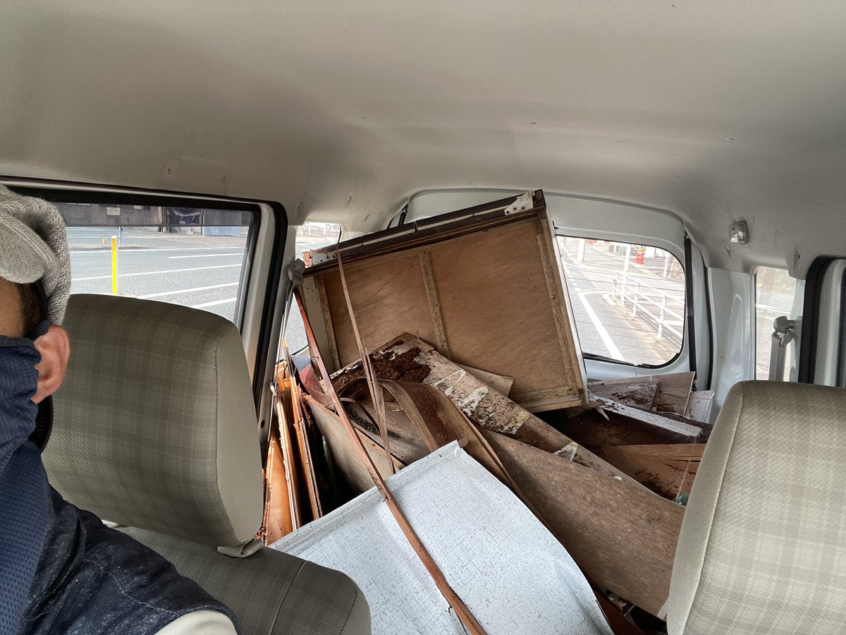 Kei_Okato's tweet photo. お庭で約半年熟成されたゴミたちを処分場を出荷する図
休みだけど、役所は開いている
勤め人にはこの期間が大事なのです🤤 https://t.co/8W9CshQmGt