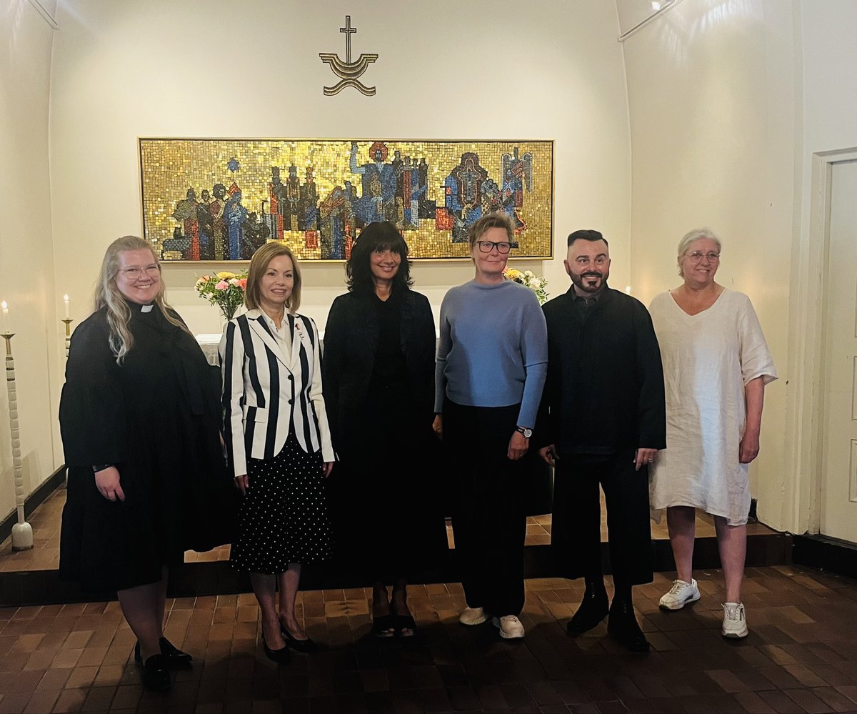 NataliaKarageo3's tweet image. Privileged to attend the opening of icon’s exhibition by 🇸🇪🇬🇷 artist E.Papadoloulou-Georlin, in the presence of MinCulture A.Hambrudd, organised by #NIPA, bringing 🇬🇷orthodox icons’ spirituality to 🇦🇽. 🙏 Dir T.Stafilidis for the invitation & discussion on Nordic Institute’s work