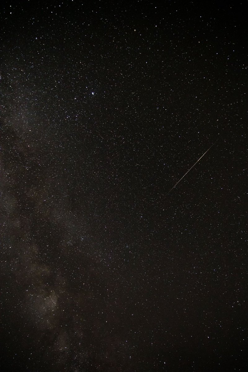trigomoran's tweet photo. Una noche en La Gomera para recordar! #Perseids #perseidas2025 #lagomera @ElTiempo_tve #estrellasfugaces #luna #Perseidas https://t.co/HTPNlsTde1