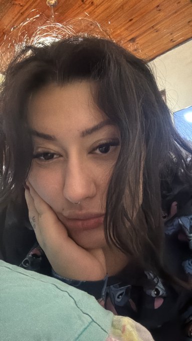 Watch Ágatha's leaked NSFW photo on TwXstars