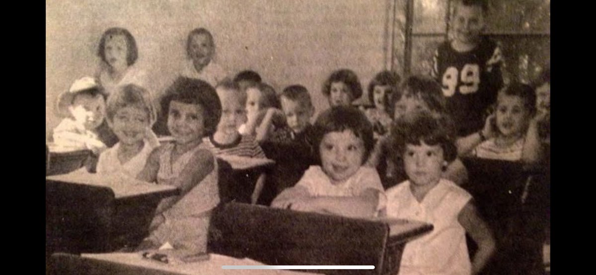 LisaLouLambert's tweet photo. Can you colorize and restore this photo https://t.co/5OutdITXxN