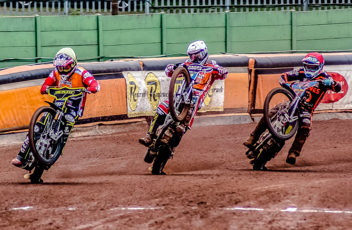 Robert Bowman (@bobxski) on Twitter photo Wheelie Wednesday! Robins memories from 2019 and sadly another missed team/track! David Bellego (Y ) and Jason Doyle (W) celebrate a Robins 1-5 in Heat 1 over an out of shape Rory Schlein (R) Wolverhampton V Swindon 08-07-2019
📷 Unknown
#SwindonNeedsSpeedway
<a href="/SNSactiongroup/">Swindon Needs Speedway</a> Wheelie Wednesday! Robins memories from 2019 and sadly another missed team/track! David Bellego (Y ) and Jason Doyle (W) celebrate a Robins 1-5 in Heat 1 over an out of shape Rory Schlein (R) Wolverhampton V Swindon 08-07-2019
📷 Unknown
#SwindonNeedsSpeedway
<a href="/SNSactiongroup/">Swindon Needs Speedway</a>