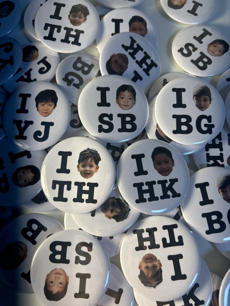 𝐓𝐗𝐓 <𝐀𝐂𝐓:𝐓𝐎𝐌𝐎𝐑𝐑𝐎𝐖> 𝐈𝐍 𝐒𝐄𝐎𝐔𝐋
♥︎아이러브 핀뱃지 맞나눔♥︎

★첫,막 둘다

★수량- 각 회차마다 멤버별로 5개씩
            -수량 맞춰서 받을게요!! 
            -첫콘 수빈❌ 막콘 연준,수빈❌

★맞나눔 하실 분들 #rt 후 원하시는 멤버 적어
서 디엠 보내주세요♥︎