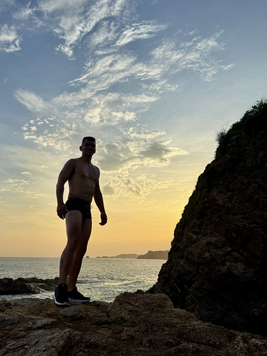 DanielEkAE's tweet photo. Las mejores 3 de #Zipolite

El viaje donde me encontré a mí mismo…

#oaxaca #naked #gymboy https://t.co/8s5omWAcbx