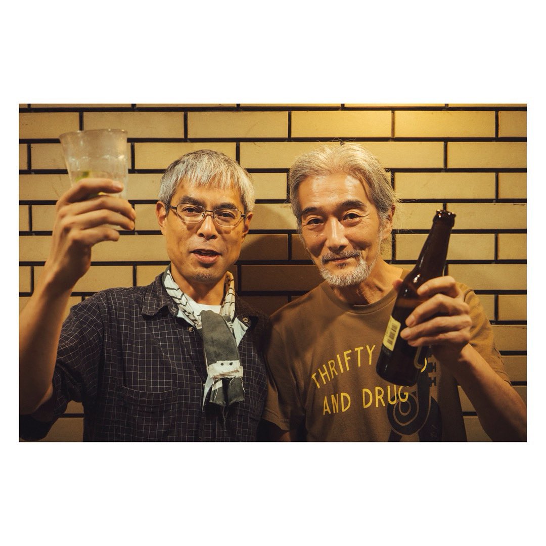 gumbokuni's tweet photo. ロスアプソン山辺さんとエルスールレコーズ尊さん、先輩2人のツーショット!アフリカ音楽ナイト、めちゃ楽しかったです!
#LOSAPSON
#elsurrecords https://t.co/DkOSbOY1up