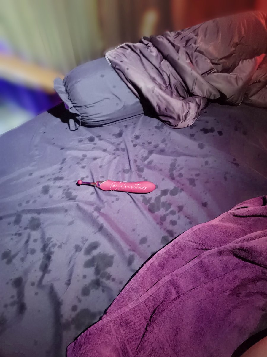 ผลงานของเมื่อคืน โดนทั้งของเล่นทั้งนิ้ว เสียวจนกดถ่ายคลิปไม่ไหว ขนาดเตรียมผ้ามารองตัวแล้ว พุ่งแบบไร้ทิศทางสุดๆ นี่แค่ข้างตัวนะ ส่วนหน้าคุณคนทำไม่ต้องพูดถึงค่าา เปียก💦💦💦