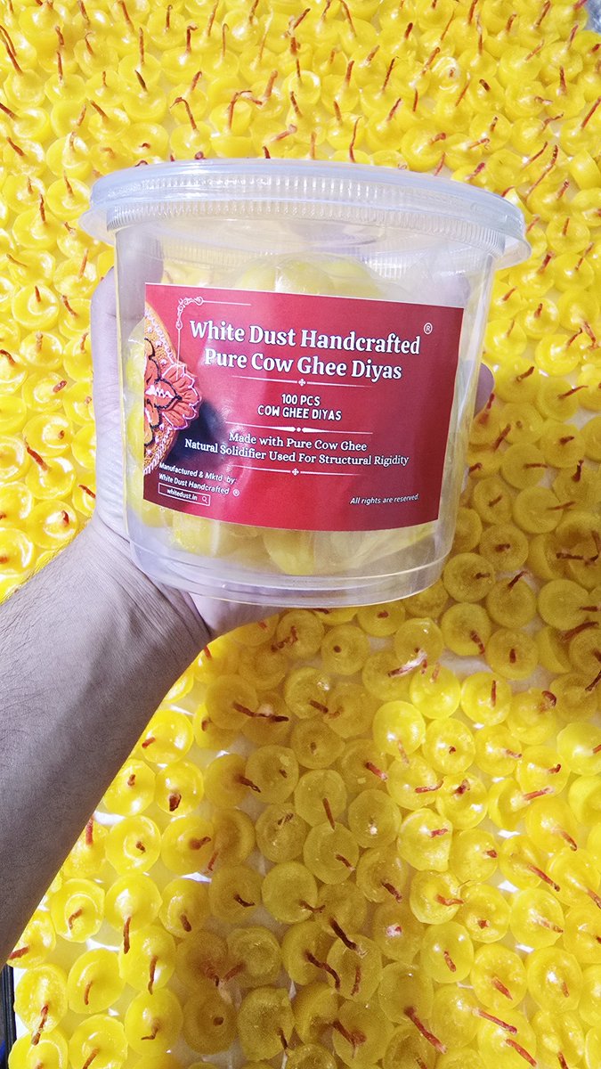 RohitAryannn's tweet photo. Received Diwali gifting hamper orders from 4 brands already (3 are service-based) 🧡

Mainly diyas, ghee, and camphor :)

Excited to be part of their festive gifting!

We usually stop taking such bulk orders around Dussehra due to heavy load.

Festive season vibes ❣️ https://t.co/mbOYEsywbt