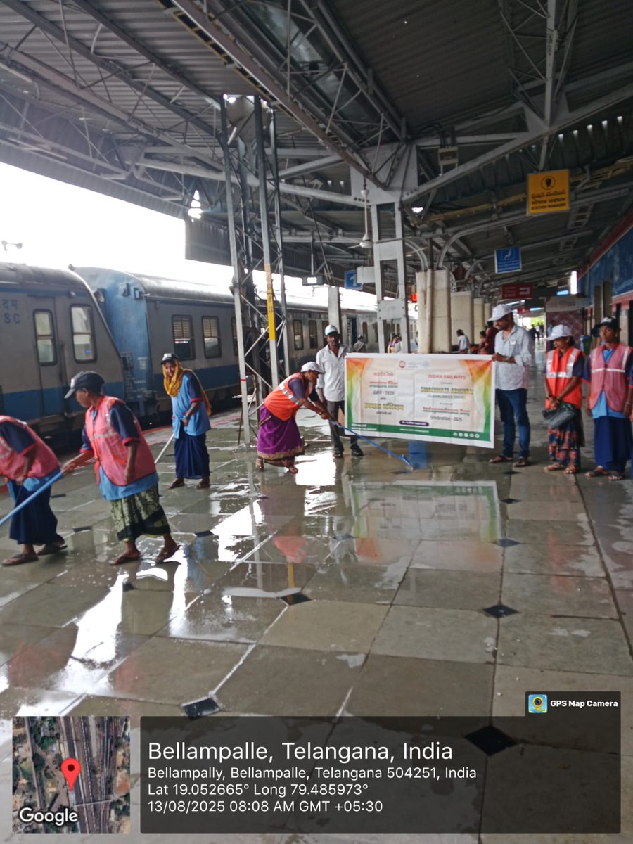 Chibellampalli's tweet photo. In view of Independence Day Celebrations Swachh Bharat Abhiyan(13.8.2025) @BPA Station Conducted  Intensive Cleaniness drive,Tracks cleaning @RailMinIndia #SwachhataAbhiyaan @drmsecunderabad @RailMinIndia @SrEnhmSC #SwachhataAbhiyaan #SwachhRail #SCR #ENHM #SwachhataAbhiyaan2025 https://t.co/0MEPWwkVQB