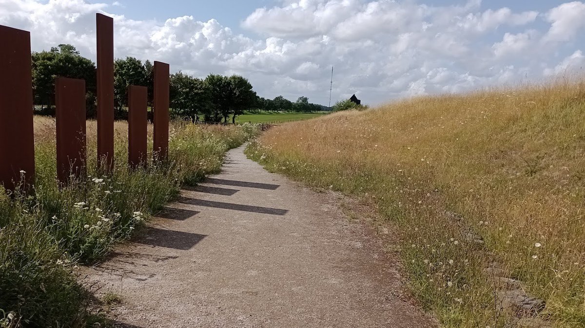 🥾🌾 Wandelen door de Noordoostpolder

Van uitgestrekte polders en stille dijken tot bloemrijke velden en monumentale boerderijen – de Noordoostpolder is ideaal voor wandelaars die van rust, ruimte en afwisseling houden.

👉 Ontdek de mooiste wandelroutes:
visitnoordoostpolder.nl/nl/ervaar/fiet…