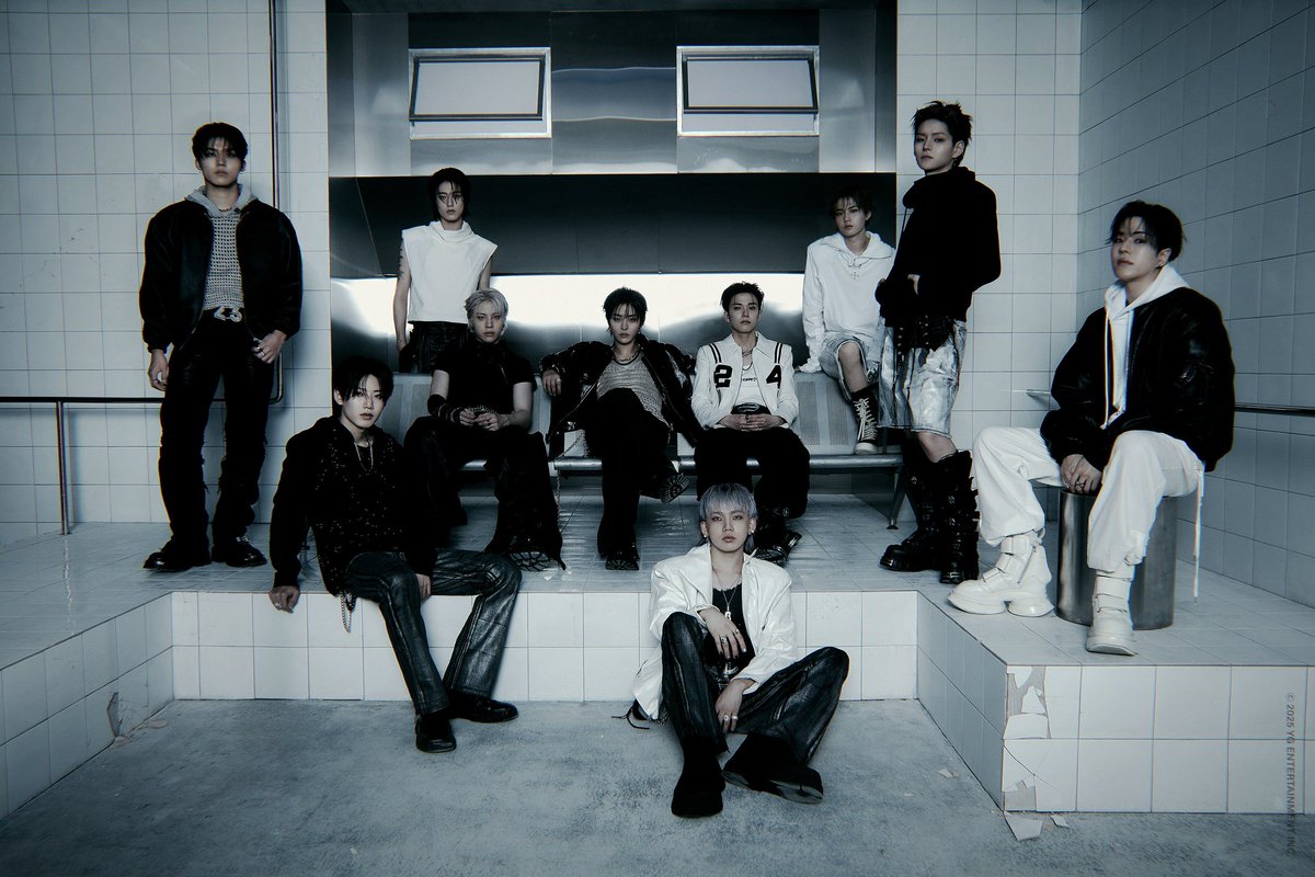 hyunsxuk's tweet photo. We don't just take photo, we own the frame.

— 3rd MINI ALBUM [𝗟𝗢𝗩𝗘 𝗣𝗨𝗟𝗦𝗘] : 2025.09.01 6PM (KST) https://t.co/SoRhE5VFED