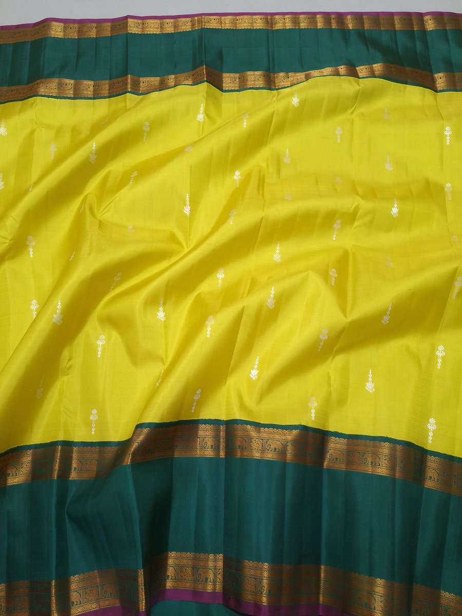 GO2Peak's tweet image. Namaskaram 🙏. Shubha Budha Vaara. 

Authentic korvai handloom silk saree. 100% #Puresilk assured by @silkmarkindia handloom Mark by @dchandlooms01. @TexMinIndia 

Directly from loom. Save a lot. Support the weave directly...