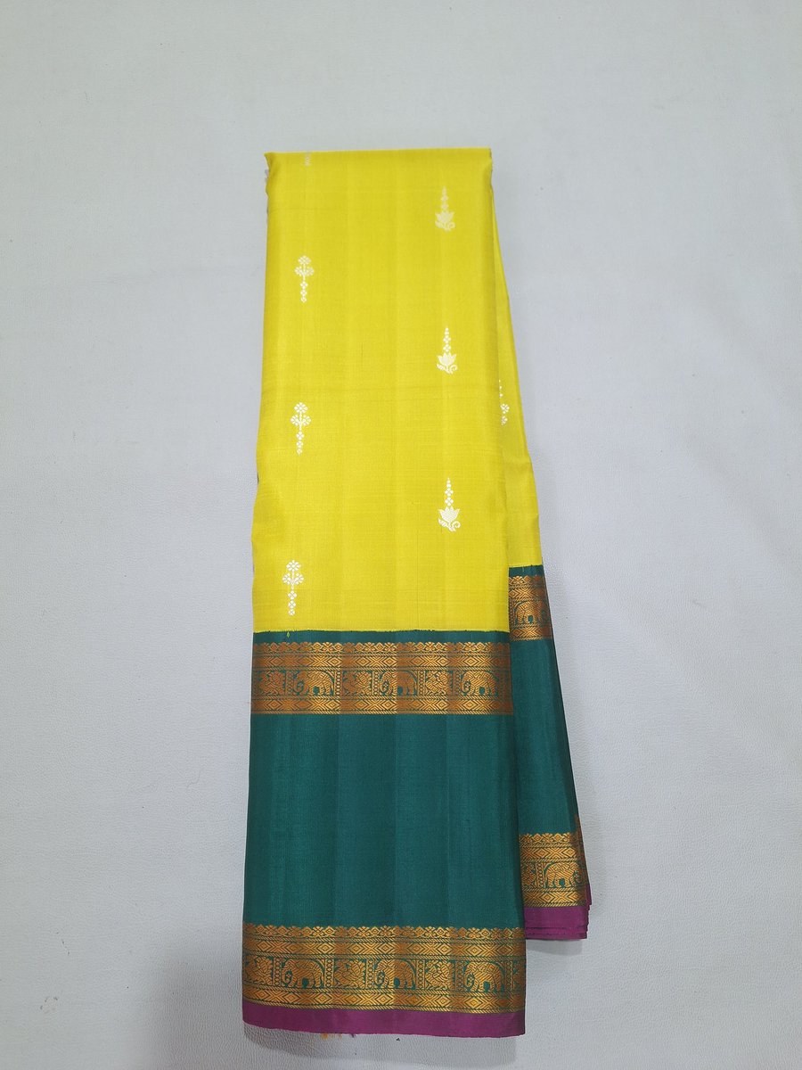 GO2Peak's tweet image. Namaskaram 🙏. Shubha Budha Vaara. 

Authentic korvai handloom silk saree. 100% #Puresilk assured by @silkmarkindia handloom Mark by @dchandlooms01. @TexMinIndia 

Directly from loom. Save a lot. Support the weave directly...