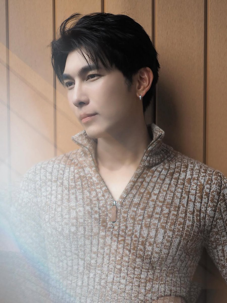 a1way5_mew's tweet photo. He is so dreamy ✨️

#TTimeless #Tods #TodsThailand @Tods 
@MSuppasit  
#MewSuppasit
#มิวศุภศิษฏ์ https://t.co/MnQr7uF2At